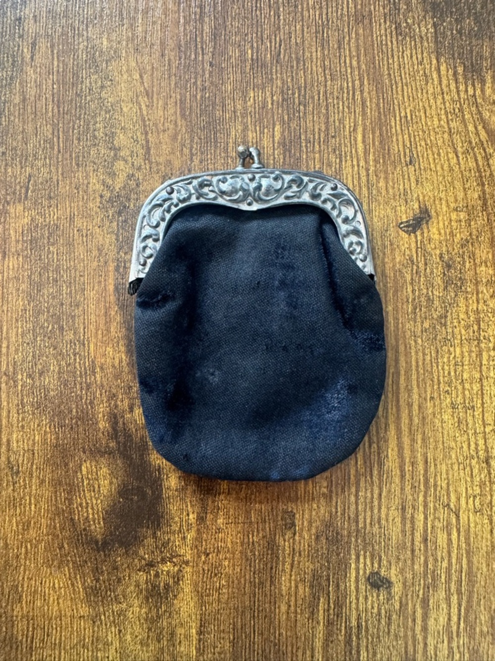 Antique Victorian Coin Purse‎ Ornate Metal Frame Kiss Lock Black Fabric Frame